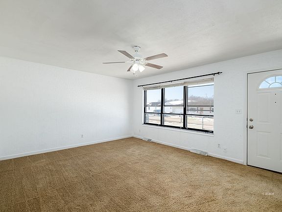 4th image of 493 Legrande Blvd