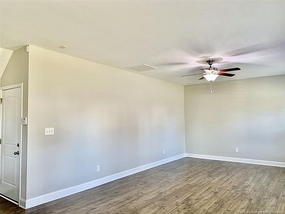 5th image of 250 Brentmoor Dr