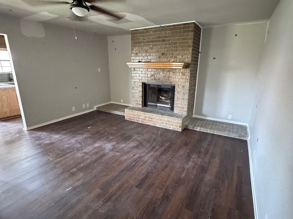 2nd image of 1211 Hyde Park Blvd