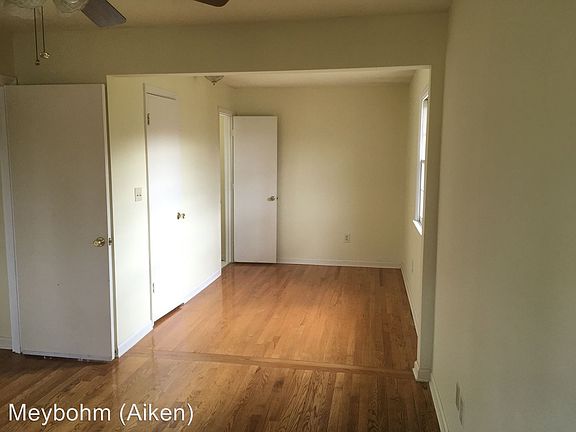 5th image of 512 Gregg Ave NW