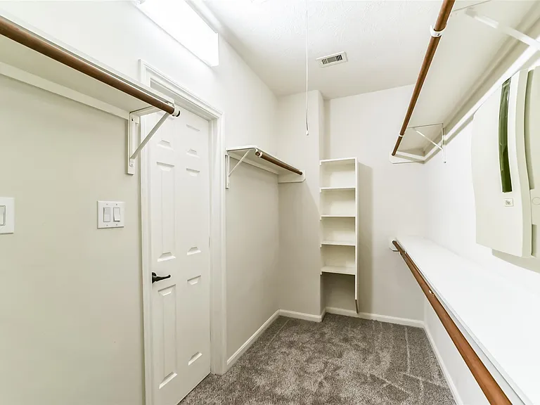 1117 Saint Agnes St #E — Photo 34