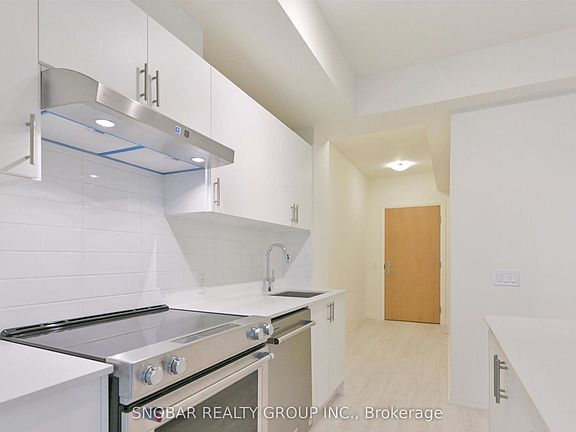 5th image of 8960 Jane St W #701