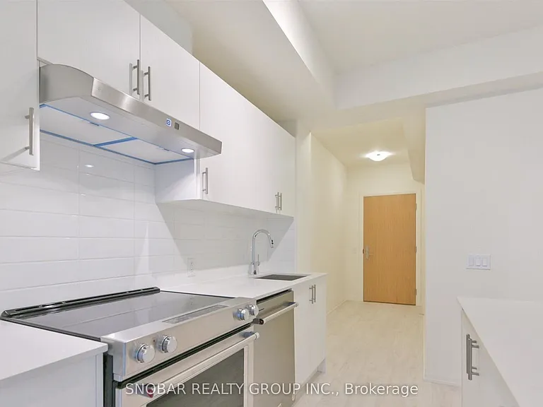 8960 Jane St W #701 — Photo 5