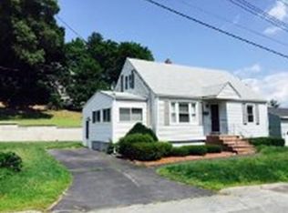 28 Evergreen Rd, Lowell, MA 01852