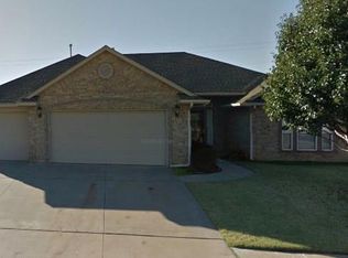 11212 101st St, Yukon, OK 73099