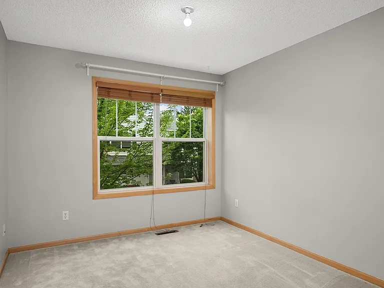 3049 Chamberlin St N #6 — Photo 16