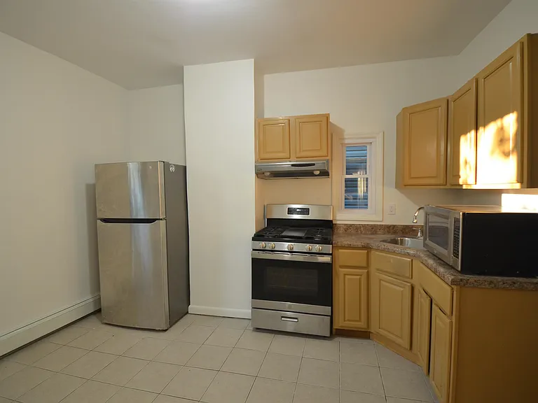 241 Randolph Ave #2 — Photo 13