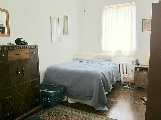 Rented by Chartwell Manhattan Realty | media 13