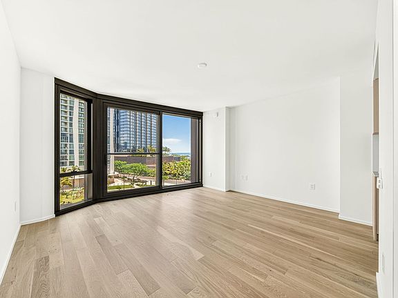 5th image of 333 Ward Ave #622