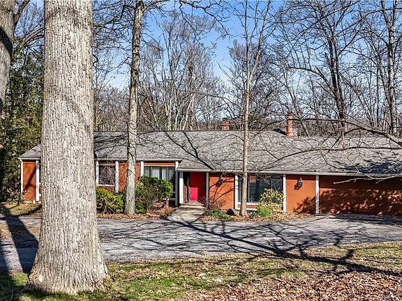 3rd image of 7499 Woodlake Dr