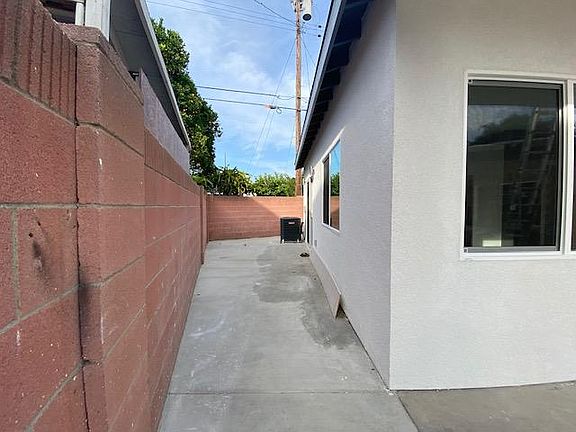 Side Private Yard. There's also a back area.