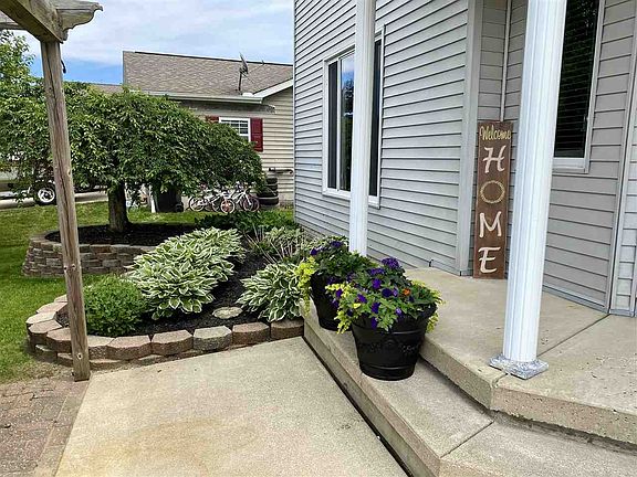 4th image of 10879 Emerald Ct