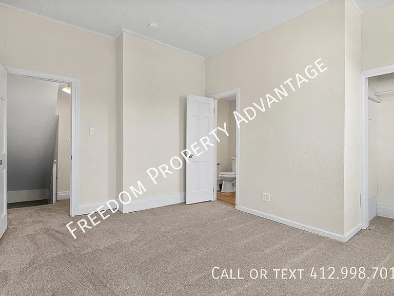 644 Herschel St — Photo 12