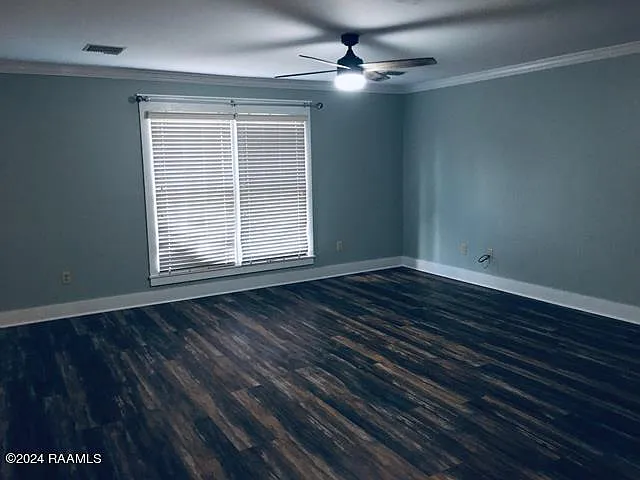 307 Founders St — Photo 3