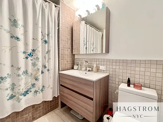 Rented by Hagstrom Management Inc | media 7