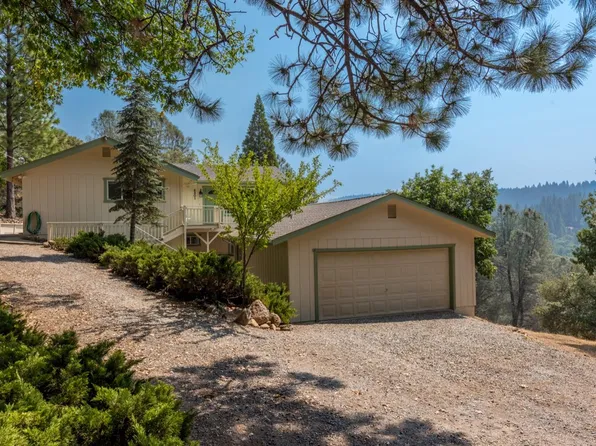 5301 Five Spot Rd, Pollock Pines, CA 95726