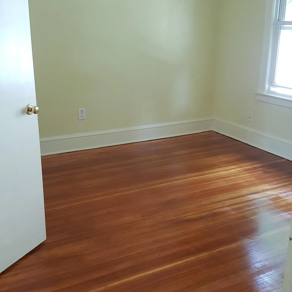 2 bed, 1000 sqft, $1,800 — Photo 1