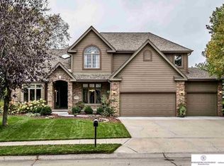 1104 Wicklow Rd, Papillion, NE 68046