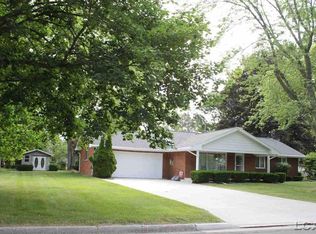 1008 Red Mill Dr, Tecumseh, MI 49286