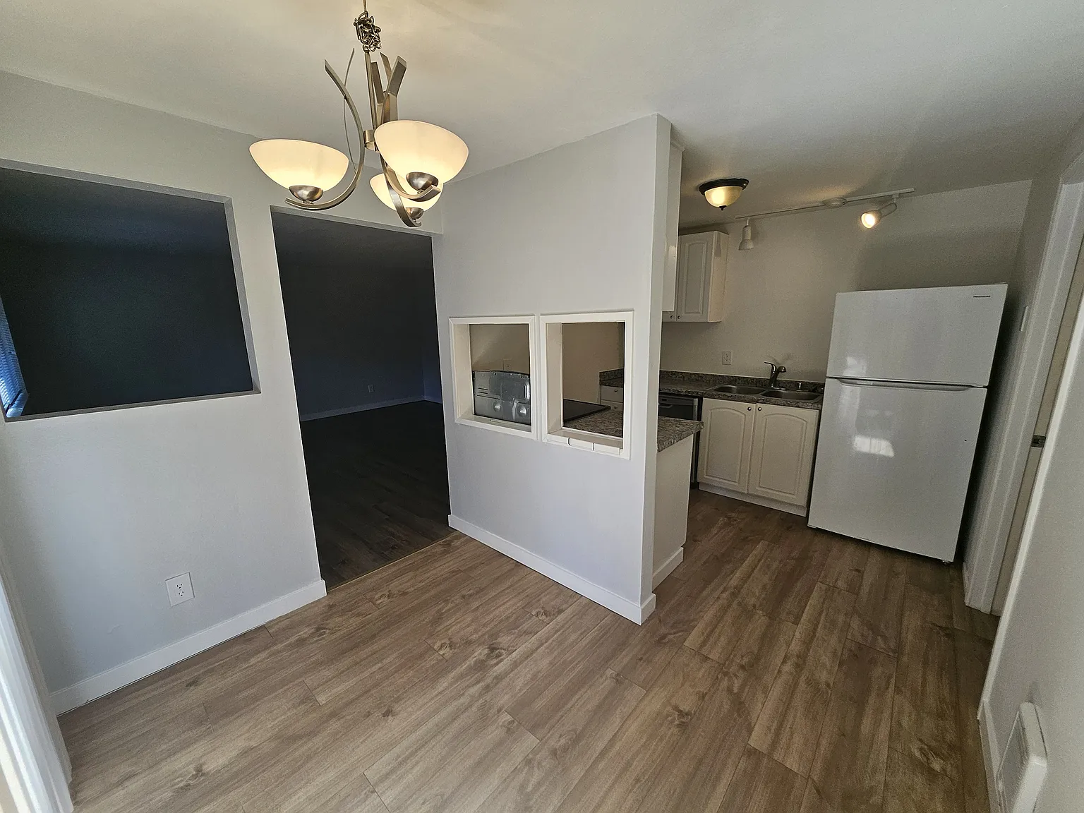 2 bed, 840 sqft, $1,575 — Photo 3