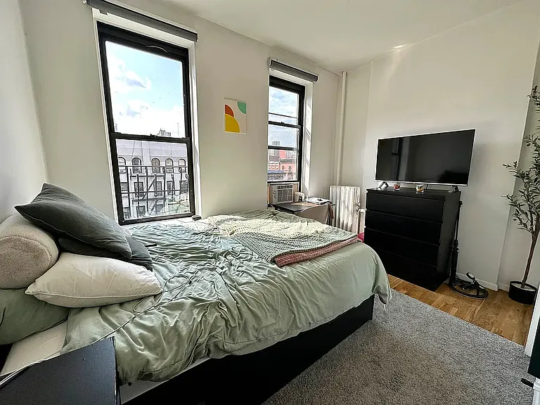 152 8th Ave #5N — Photo 4