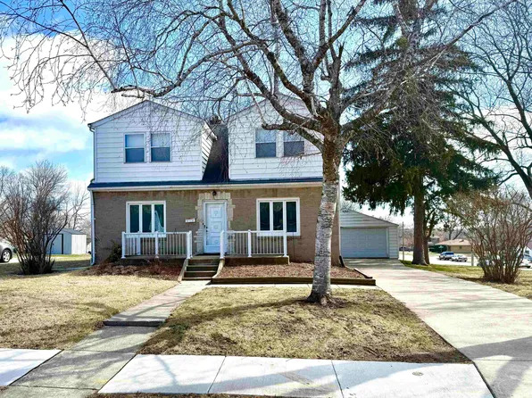 2244 Rose Ave, Rockford, IL 61102