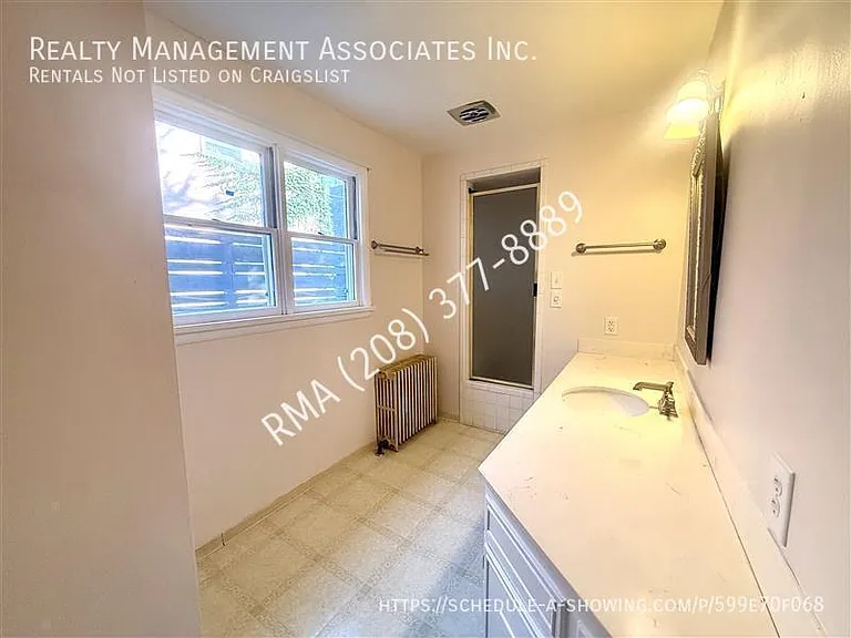 712 W Franklin St #1 — Photo 9