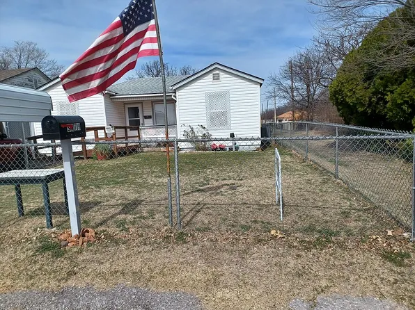 709 SW Douglas Ave, Lawton, OK 73501