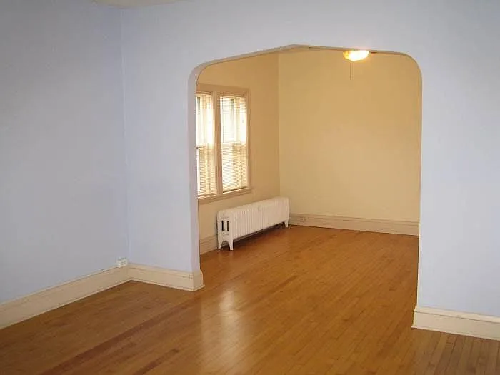2 bed, 700 sqft, $1,350 — Photo 3