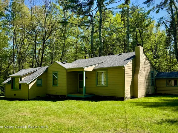 16 Delisio Lane, Woodstock, NY 12498