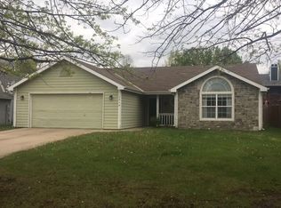 2010 E 26th Ter, Lawrence, KS 66046