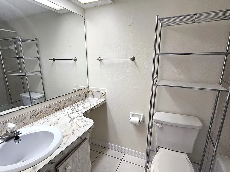 Master bath with tub/shower
