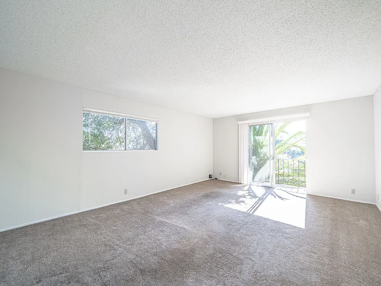 33 Moss Avenue — Photo 5