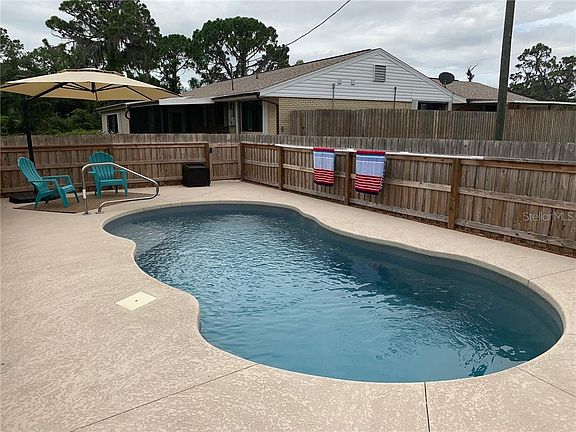 3rd image of 541 Highlands Lake Dr