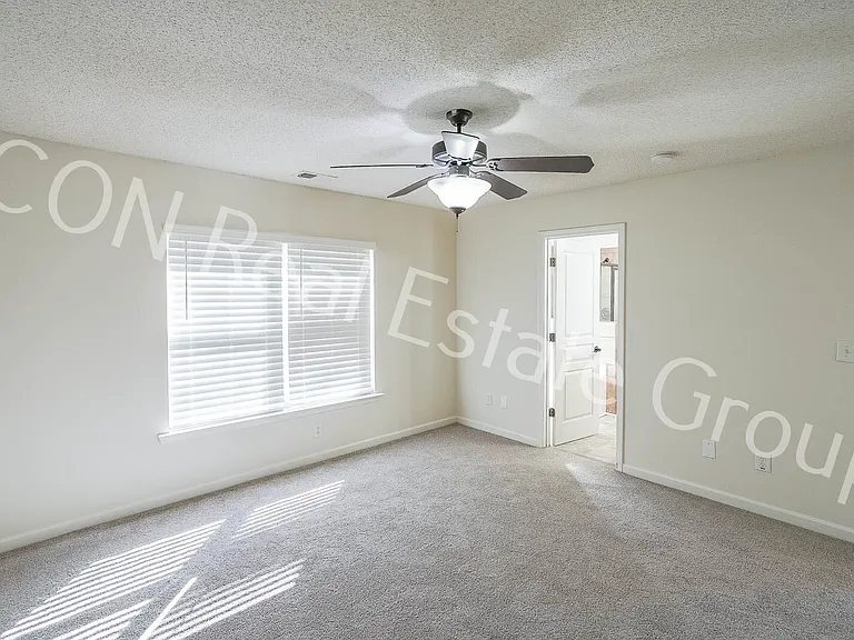 467 Colonial Walk — Photo 23