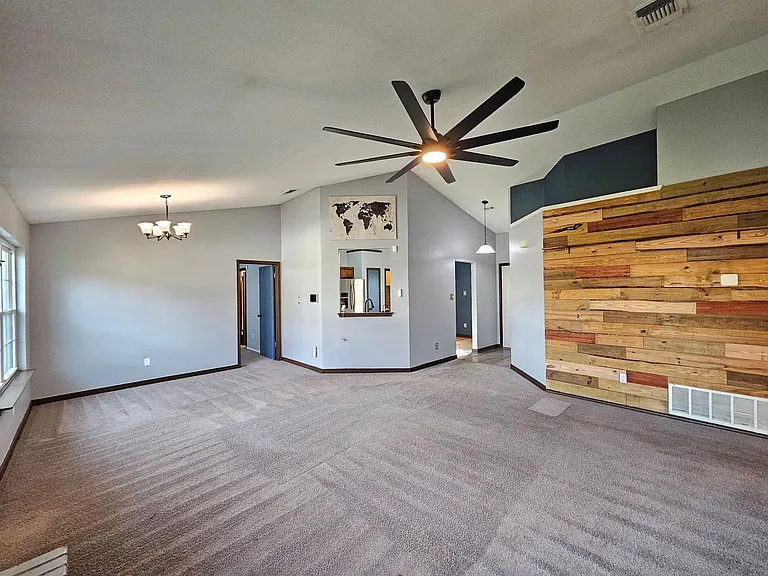 2209 Pixton Dr — Photo 7
