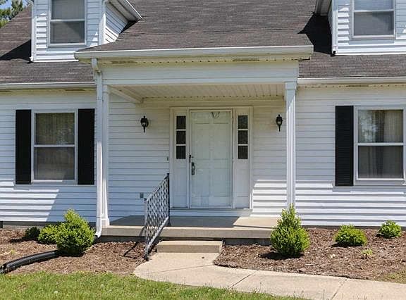 2nd image of 1329 Hickory Hill Ct