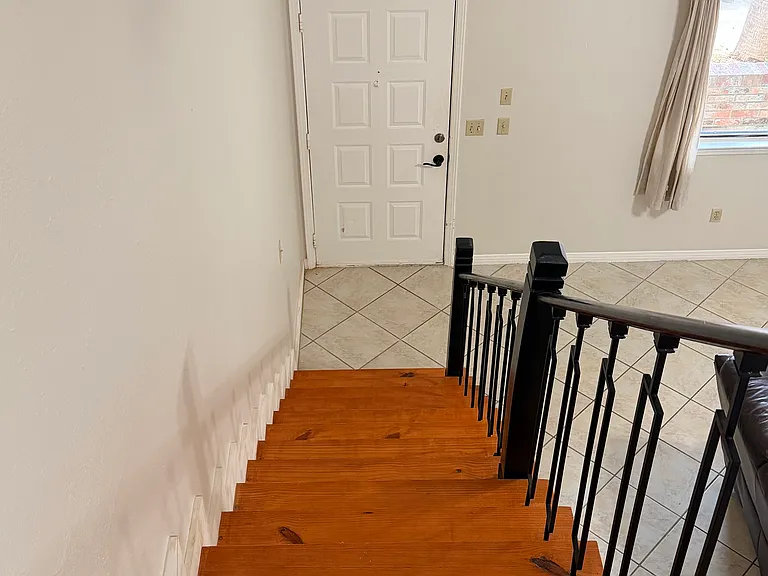 6506 N Lagoon Dr — Photo 2