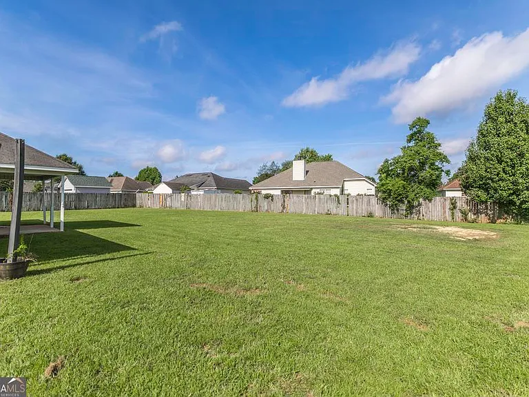 105 Millstone Way — Photo 31