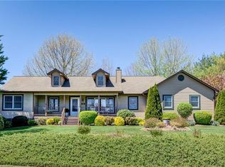 106 Forest Knoll Pl, Weaverville, NC 28787