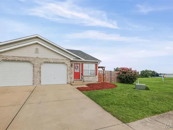 3420 Berwin Green Dr, Belleville, IL 62220