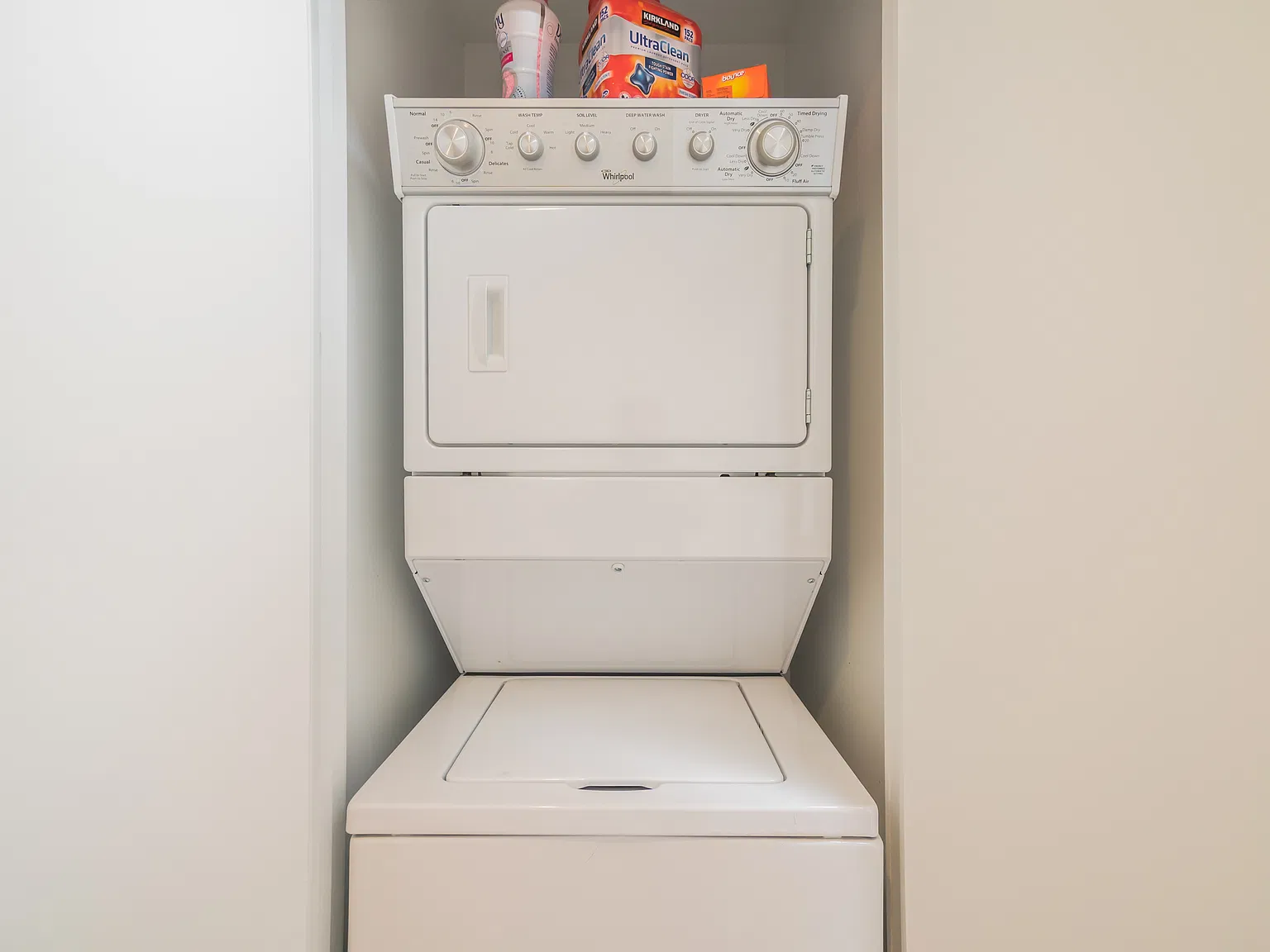 3 bed, $2,130 — Photo 2