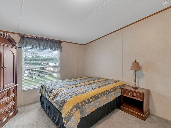 5th image of 124 Oak Hills Dr