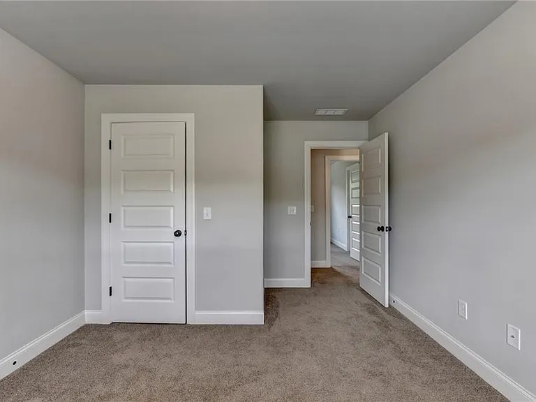 235 Bella Dr — Photo 68