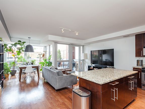5th image of 744 W Fullerton Ave APT 203