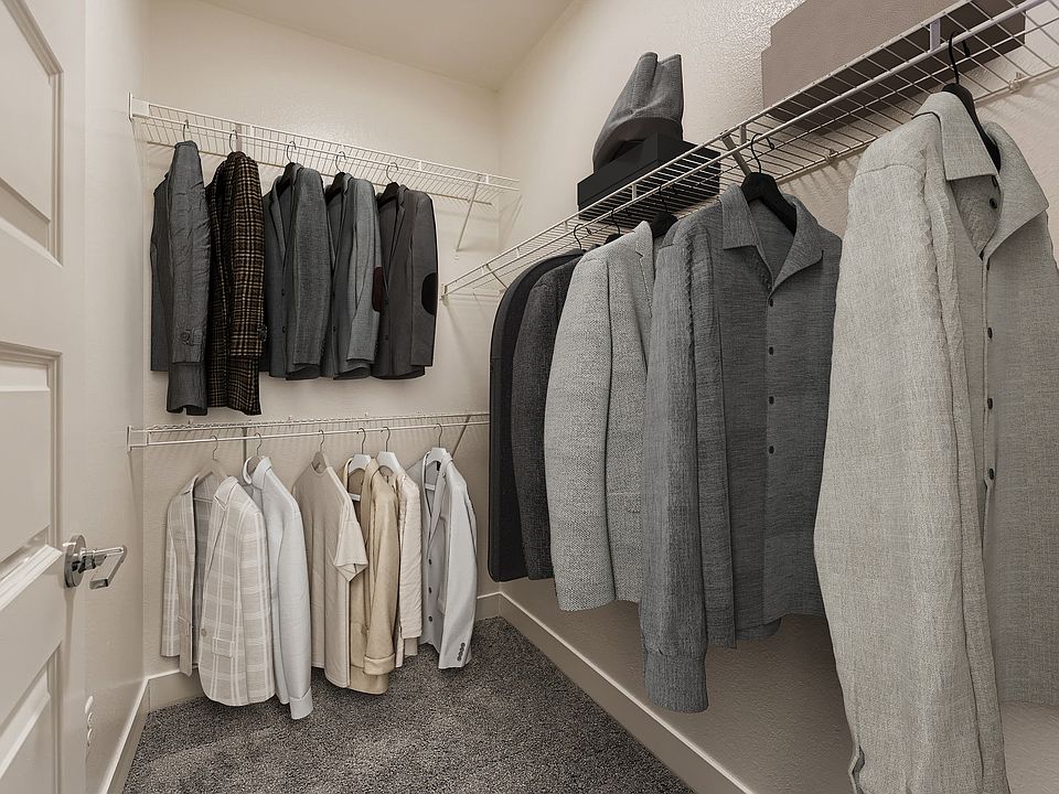 Plan B3: Large closet for all your belongings
