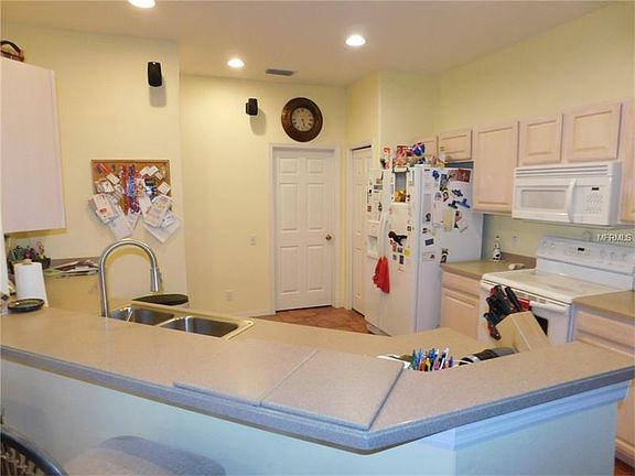 4th image of 577 Lakewood Dr