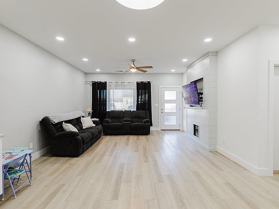 5th image of 821 N 27th St