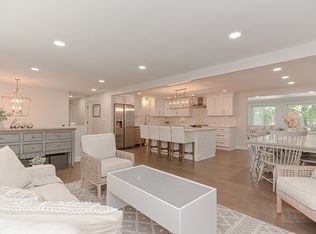 64 High St, Medfield, MA 02052