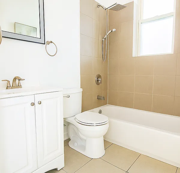 1141 S Francisco Ave #3B — Photo 8